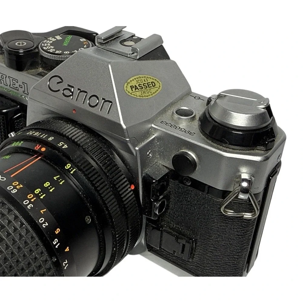 Canon AE-1 Program 35mm SLR Film Camera W/ Rokinon Auto Zoom 80-200mm Lense